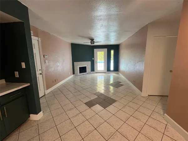 $1,100 | 8405 Wilcrest Drive, Unit 1702, Houston, TX 77072