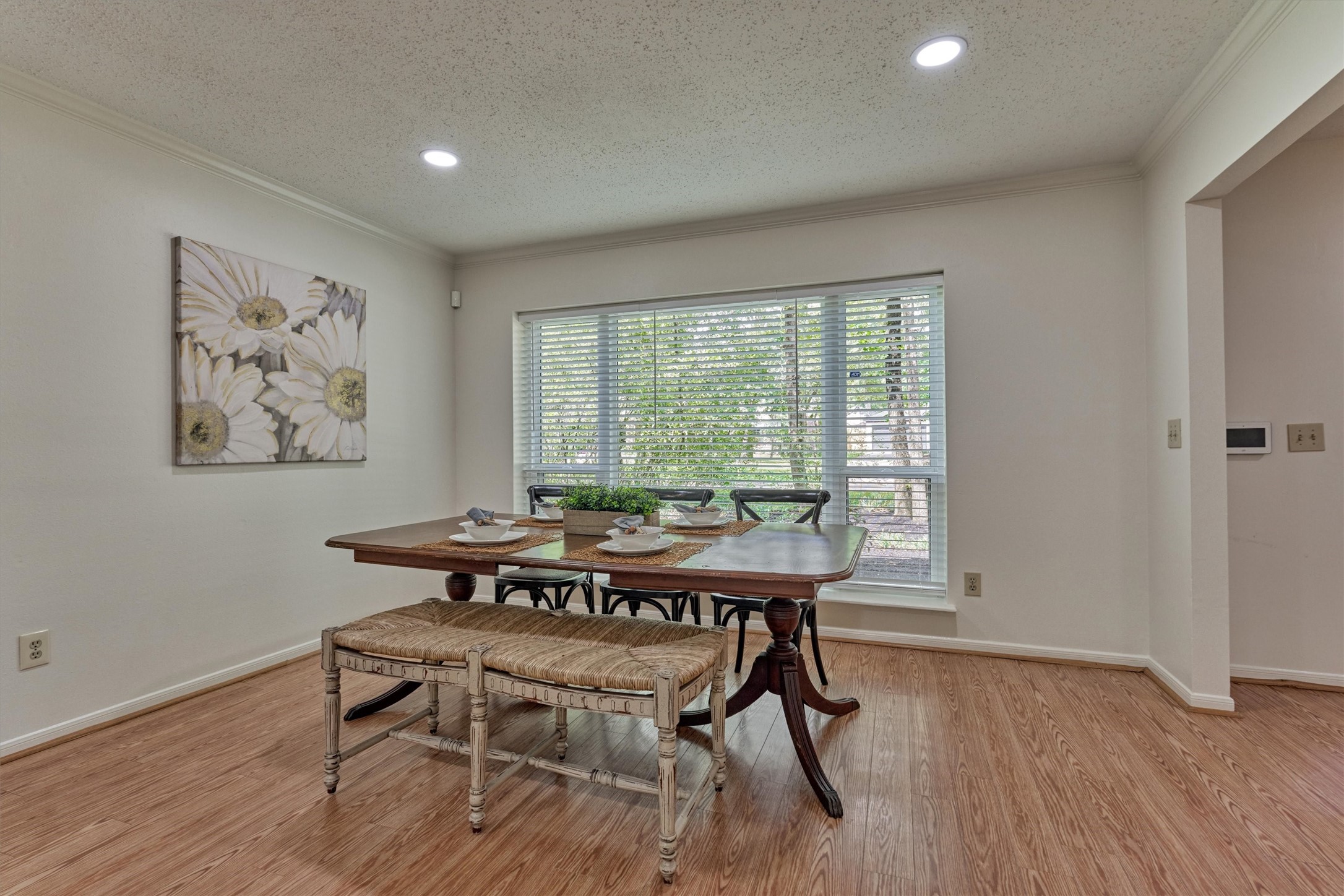 71 Breezy Point Place Spring, TX 77381 - Photo 14 of 40 Dining area at front of home for the memorable moments.