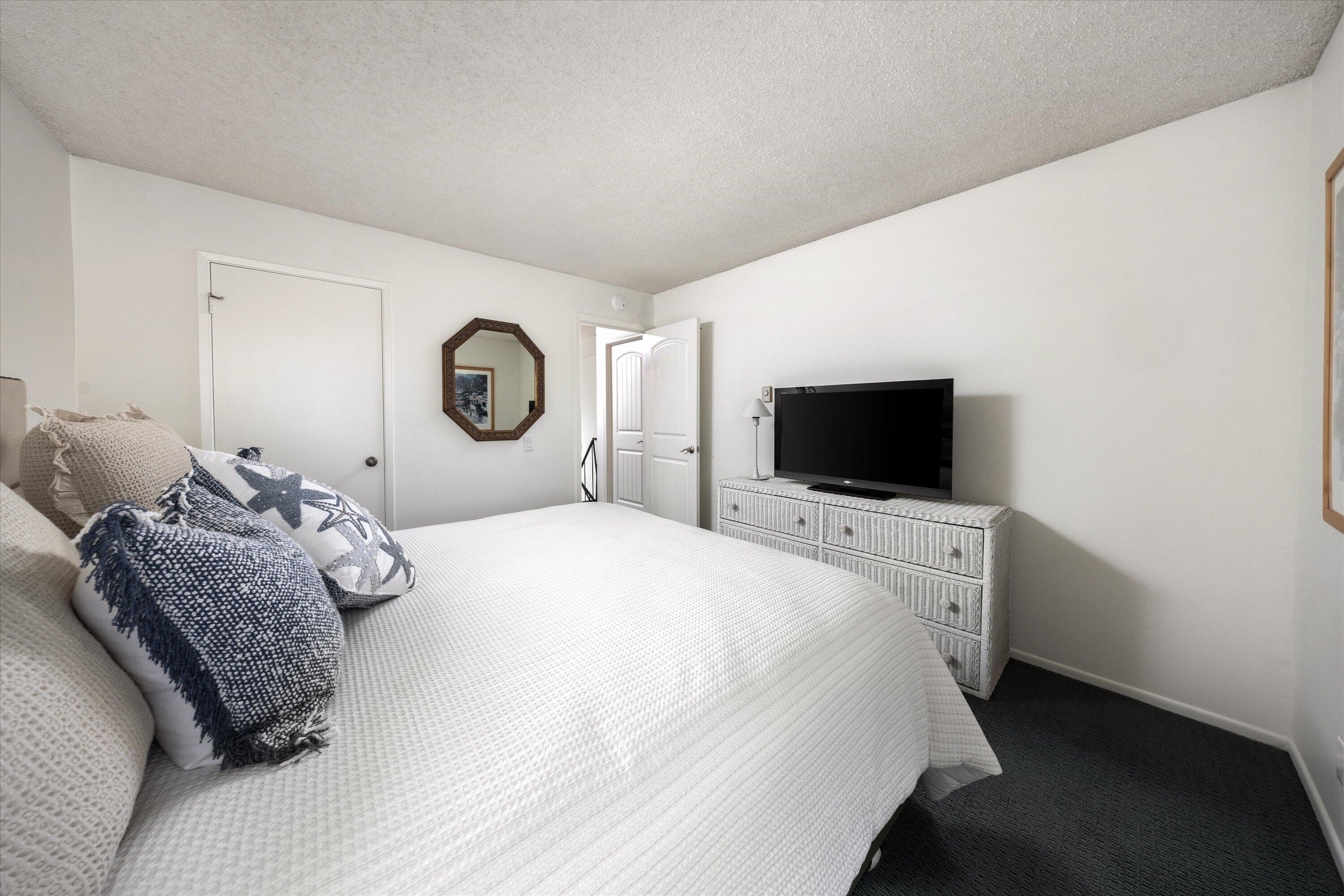 4700 Sandyland Road, Unit 54 Carpinteria, CA 93013 - Photo 12 of 26 Bedroom 1