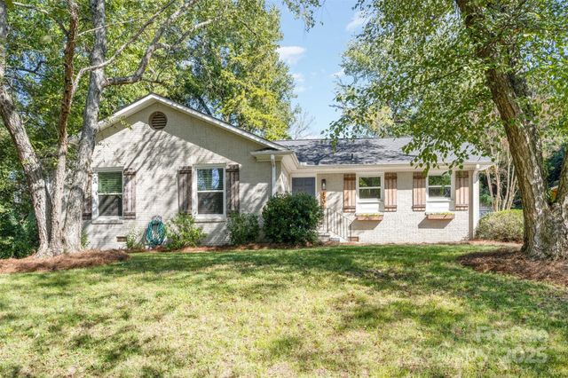 $467,500 | 1901 Edgewater Drive, Charlotte, NC 28210