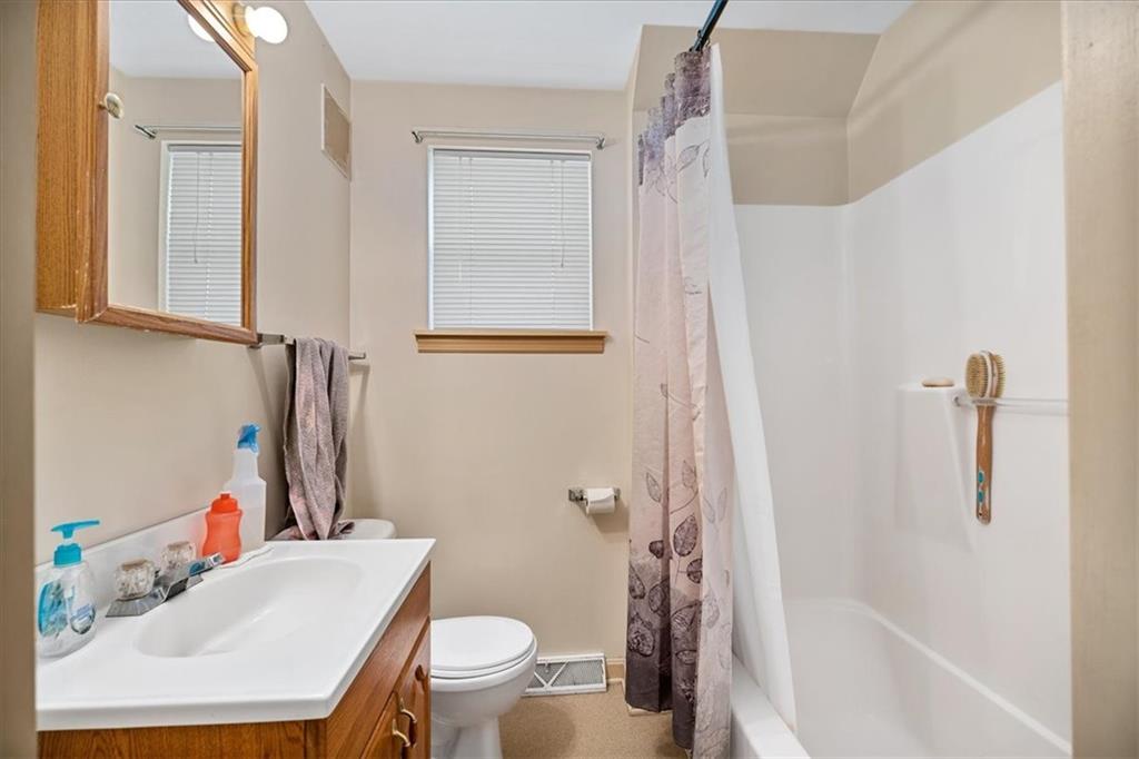 459 Webster Street Rochester, PA 15074 - Photo 11 of 24