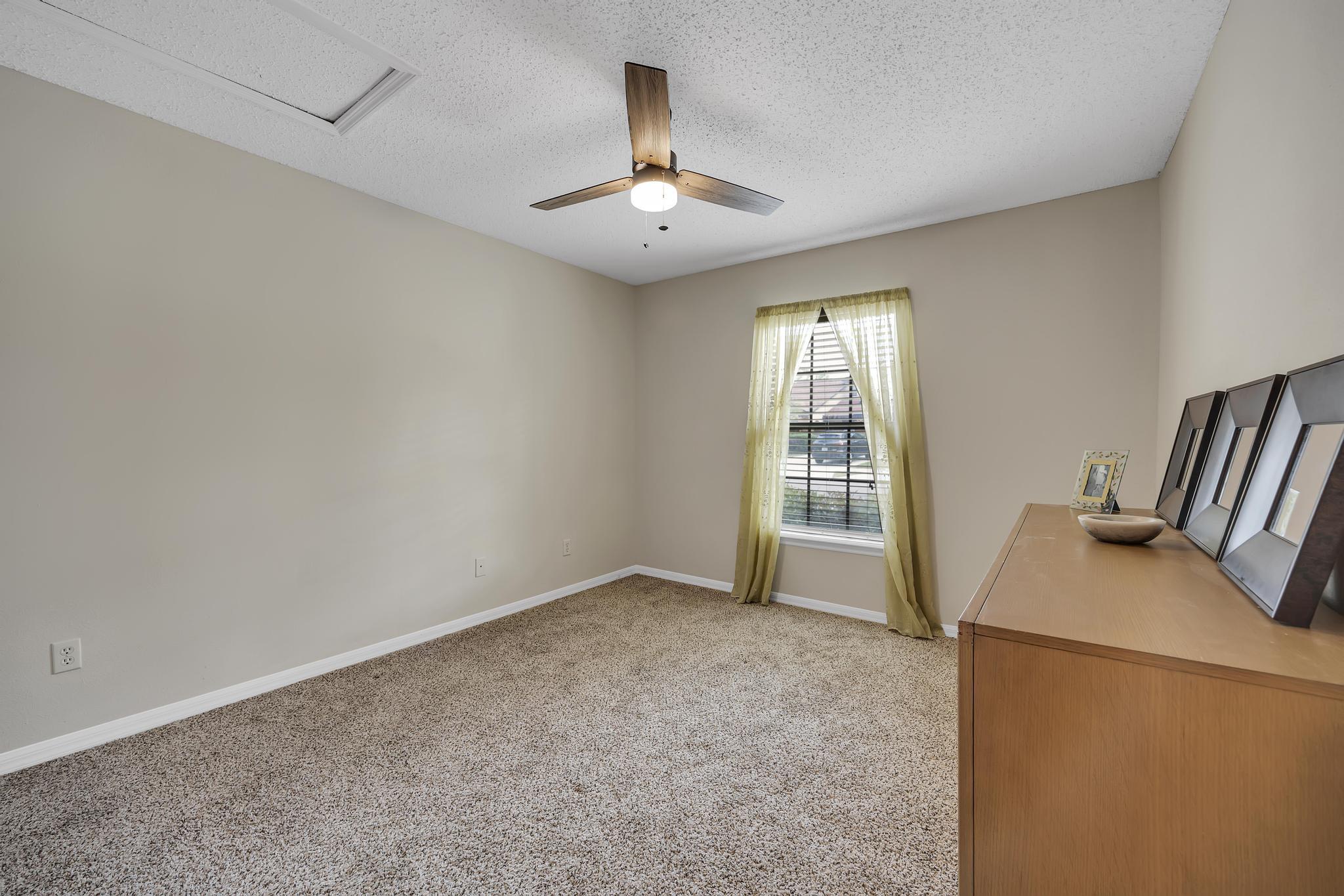 724 Ginger Mill Drive St. Johns, FL 32259 - Photo 16 of 54 a view of livingroom with furniture and ceiling fan