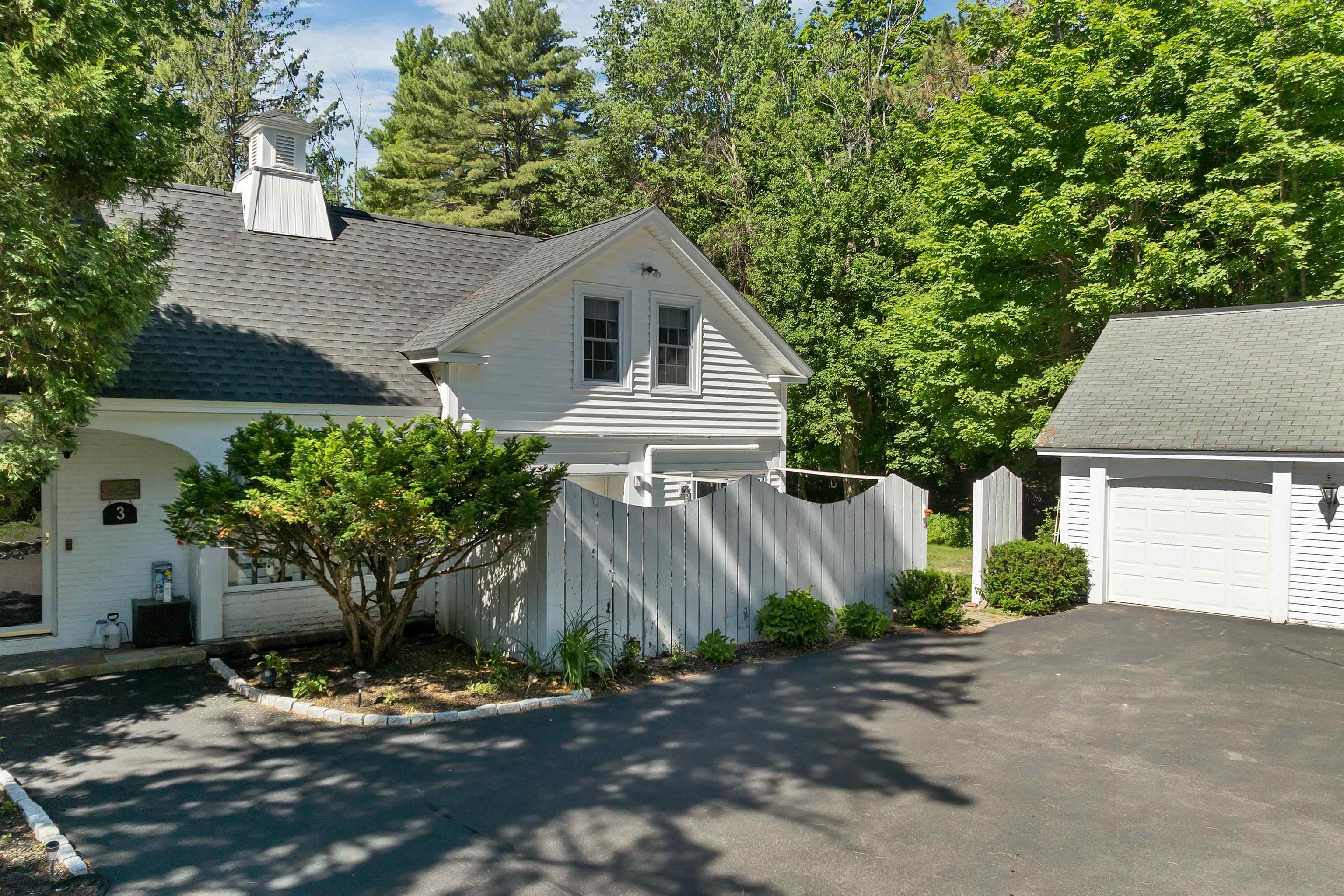 4 Farmhouse Road Wolfeboro, NH 03894 - Photo 2 of 42