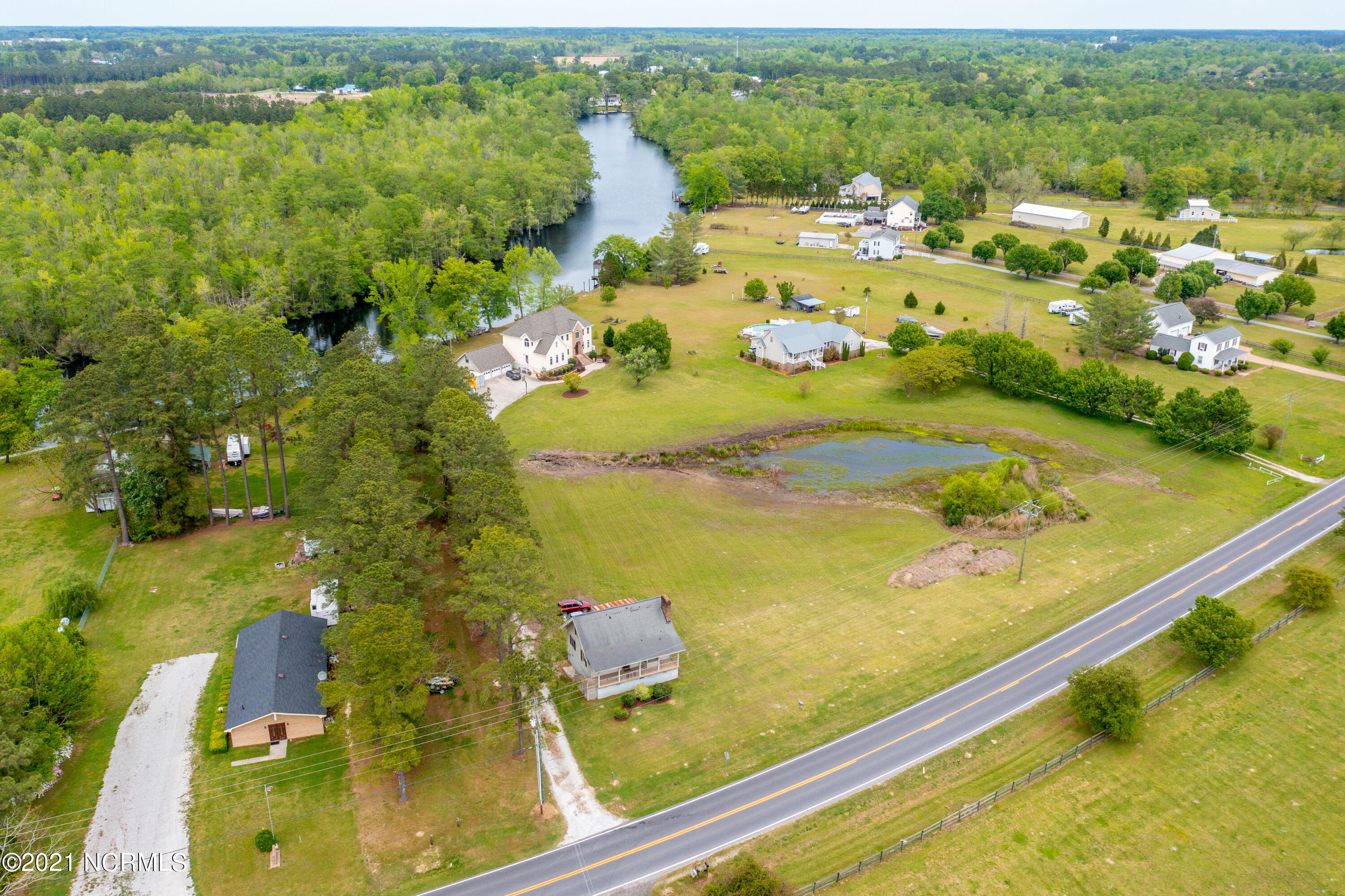6761 Clarks Neck Road Washington, NC 27889 - Photo 22 of 27 6761 Clarks Neck Road-17