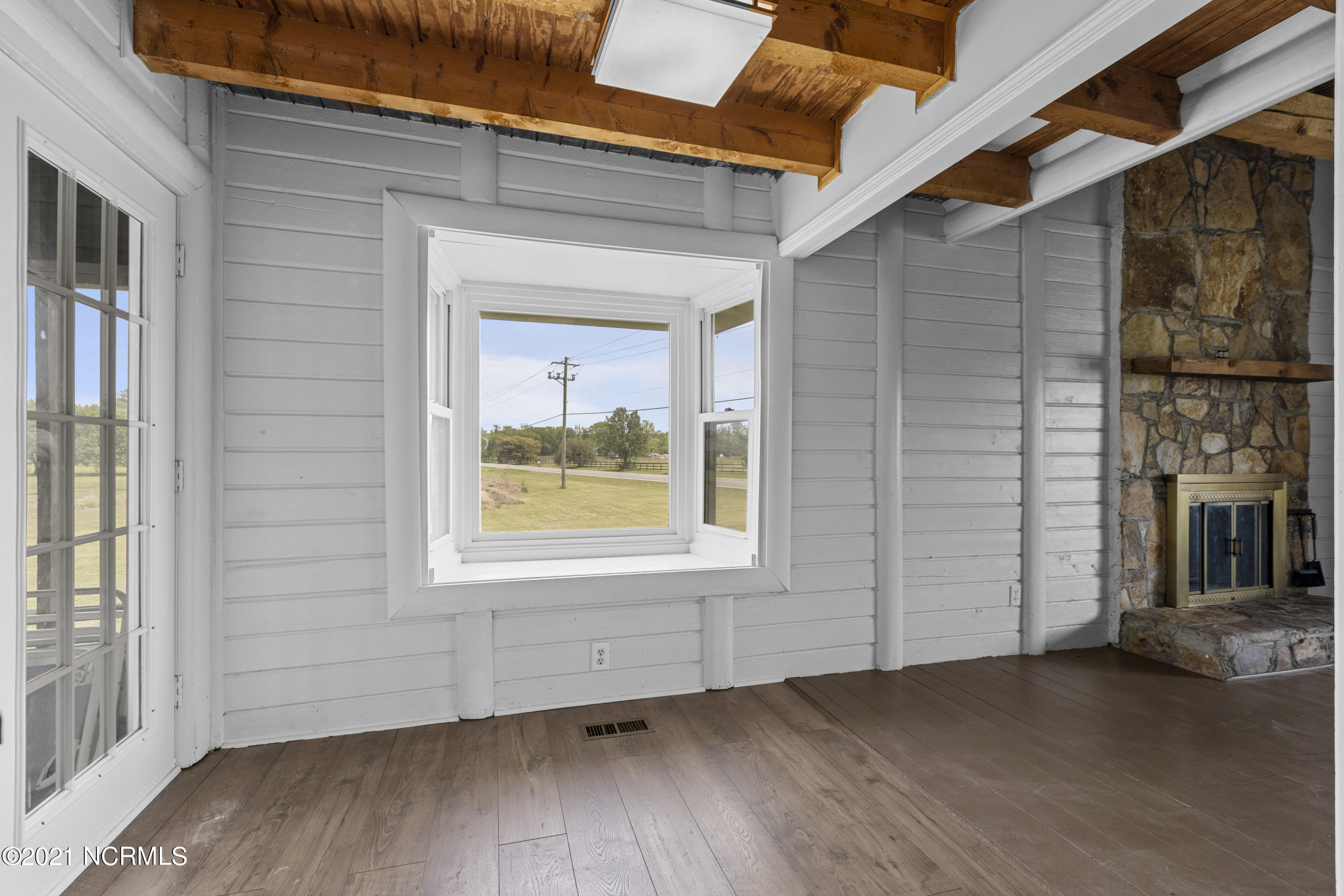 6761 Clarks Neck Road Washington, NC 27889 - Photo 5 of 27 6761 Clarks Neck Rd HDR (5)