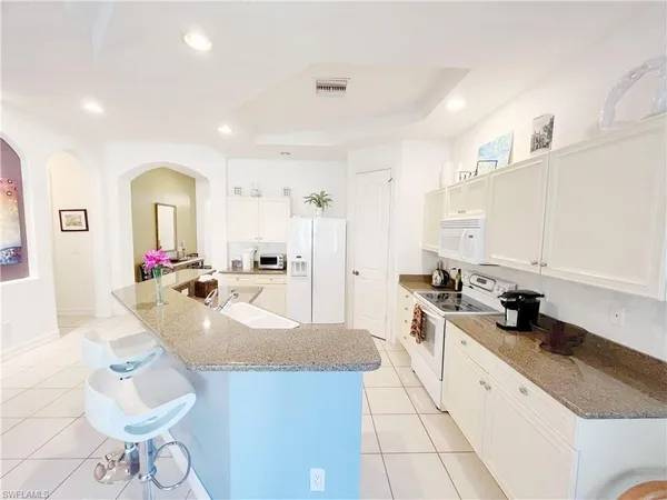 $3,900 | 1366 Serrano Circle, Naples, FL 34105