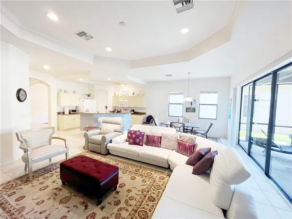 $3,900 | 1366 Serrano Circle, Naples, FL 34105