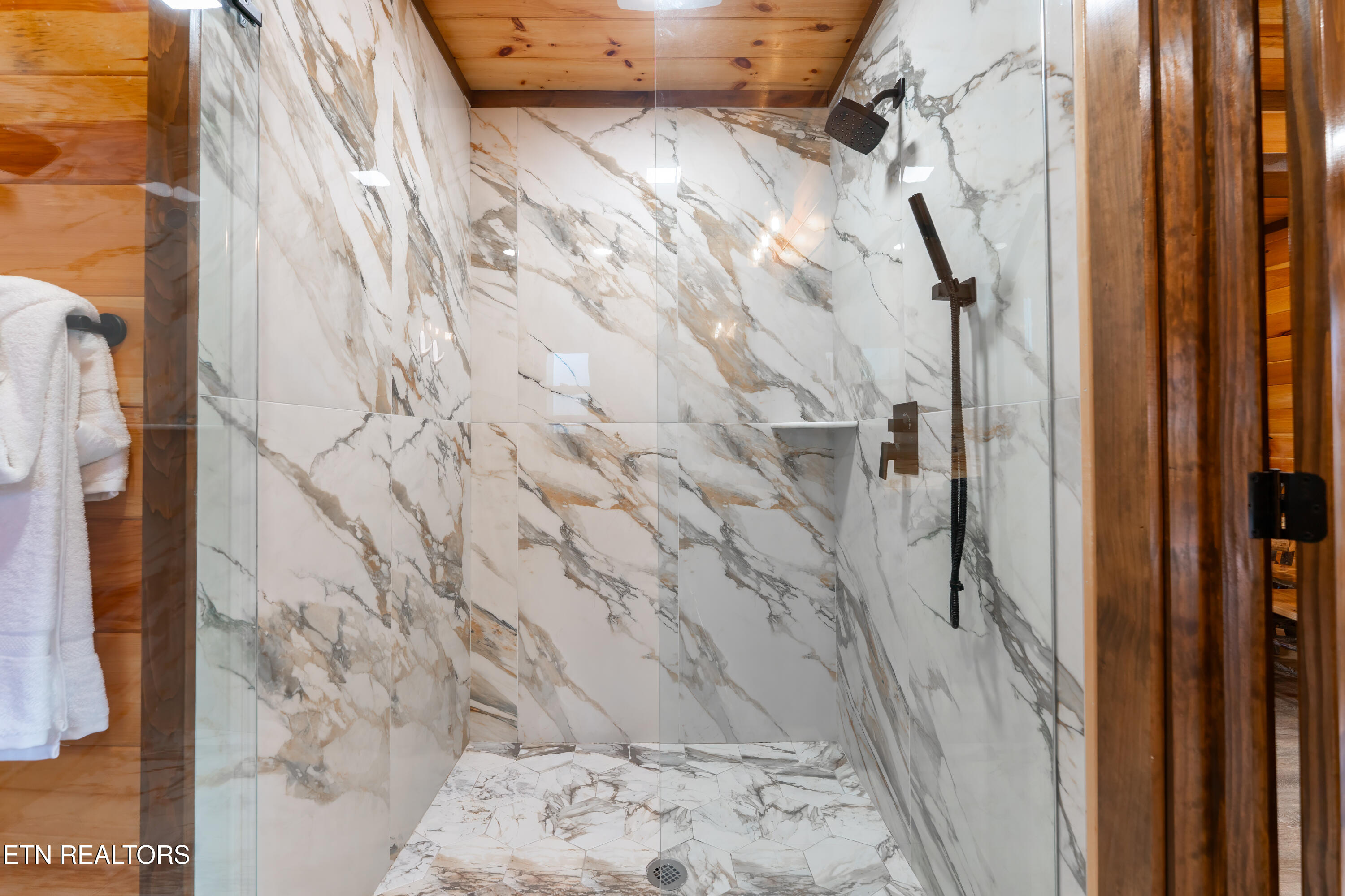 2028 Smoky Cove Road Sevierville, TN 37876 - Photo 16 of 40 _DSC7728-Edit