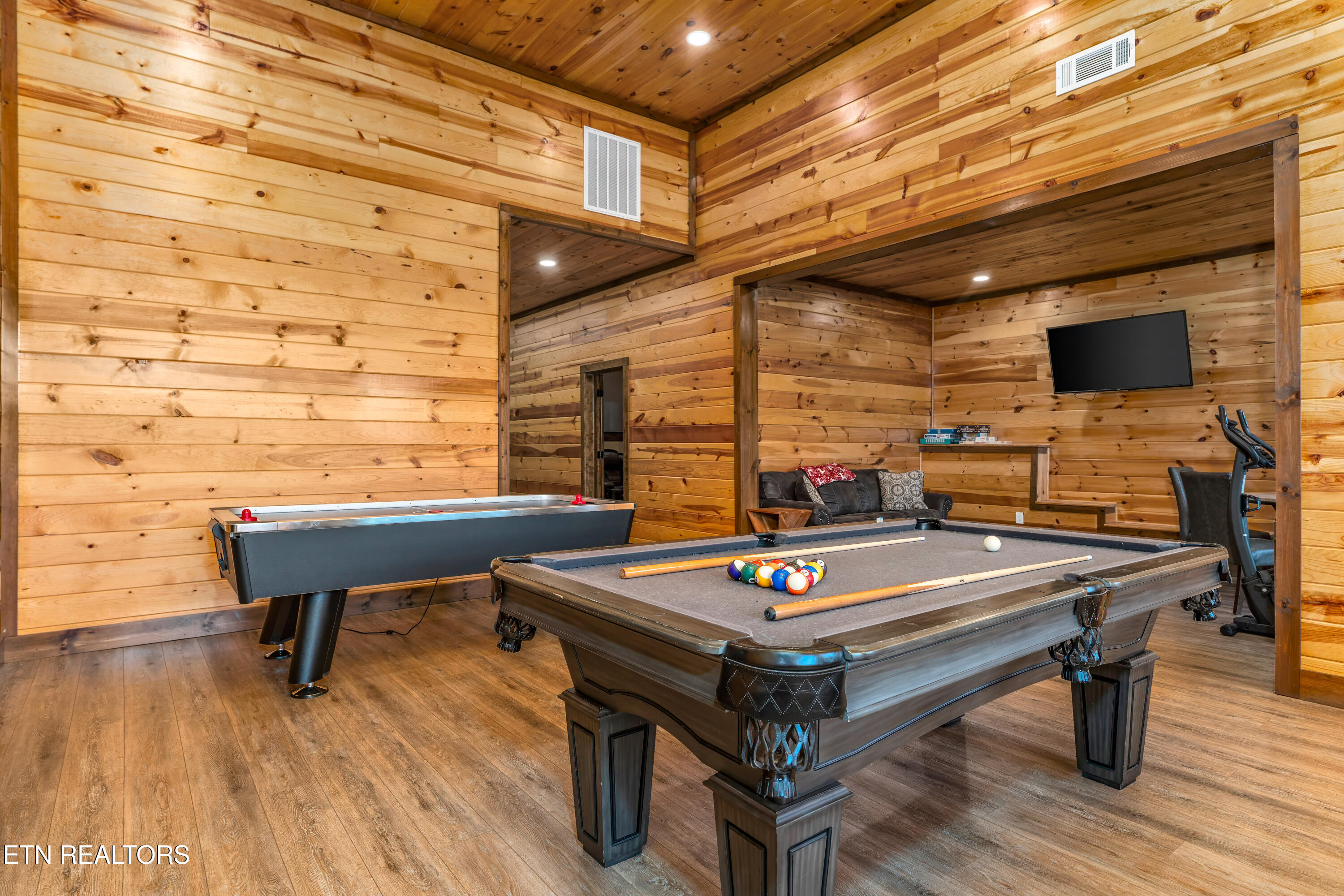 2028 Smoky Cove Road Sevierville, TN 37876 - Photo 33 of 40 _DSC7813-Edit