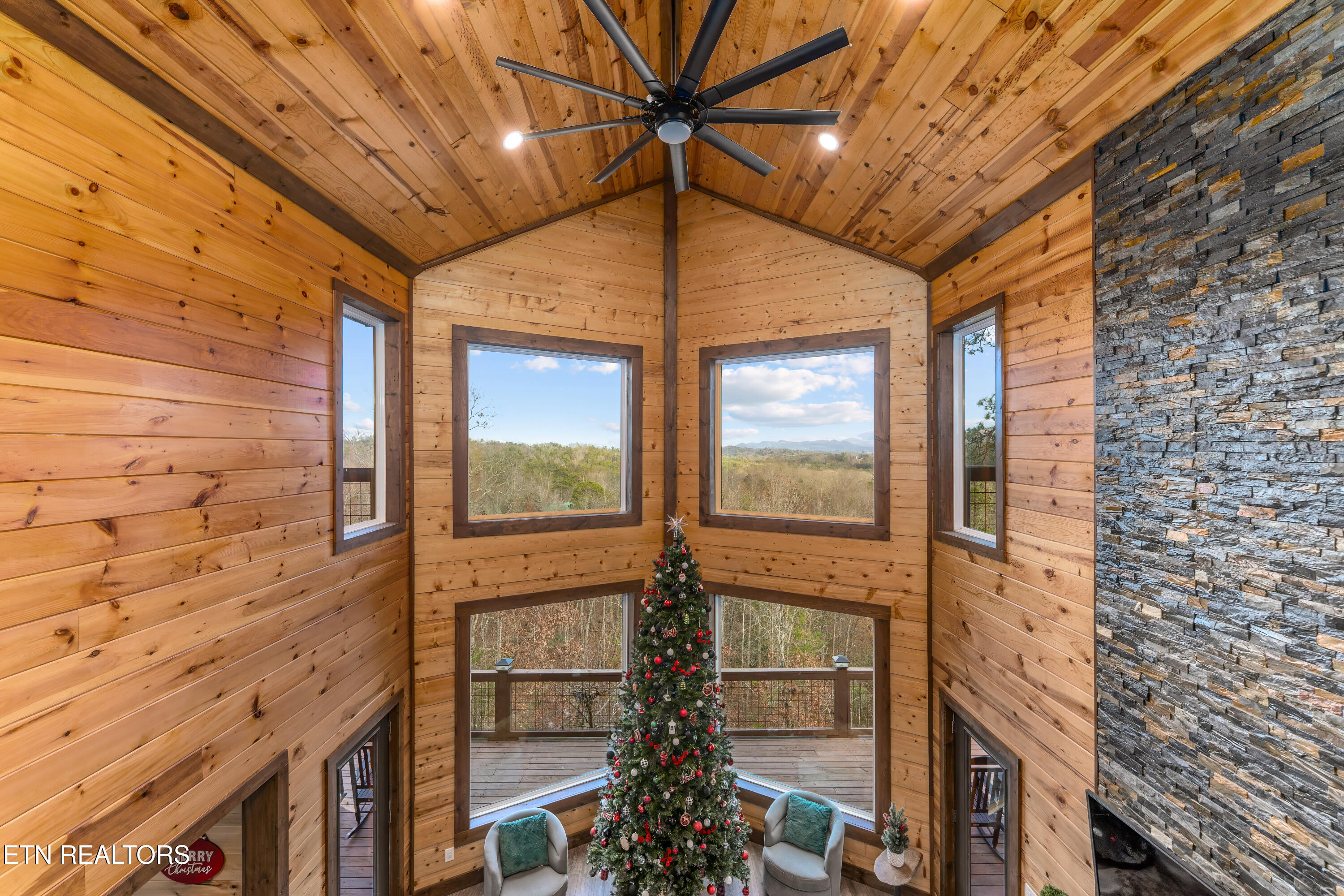 2028 Smoky Cove Road Sevierville, TN 37876 - Photo 4 of 40 _DSC7712-Edit