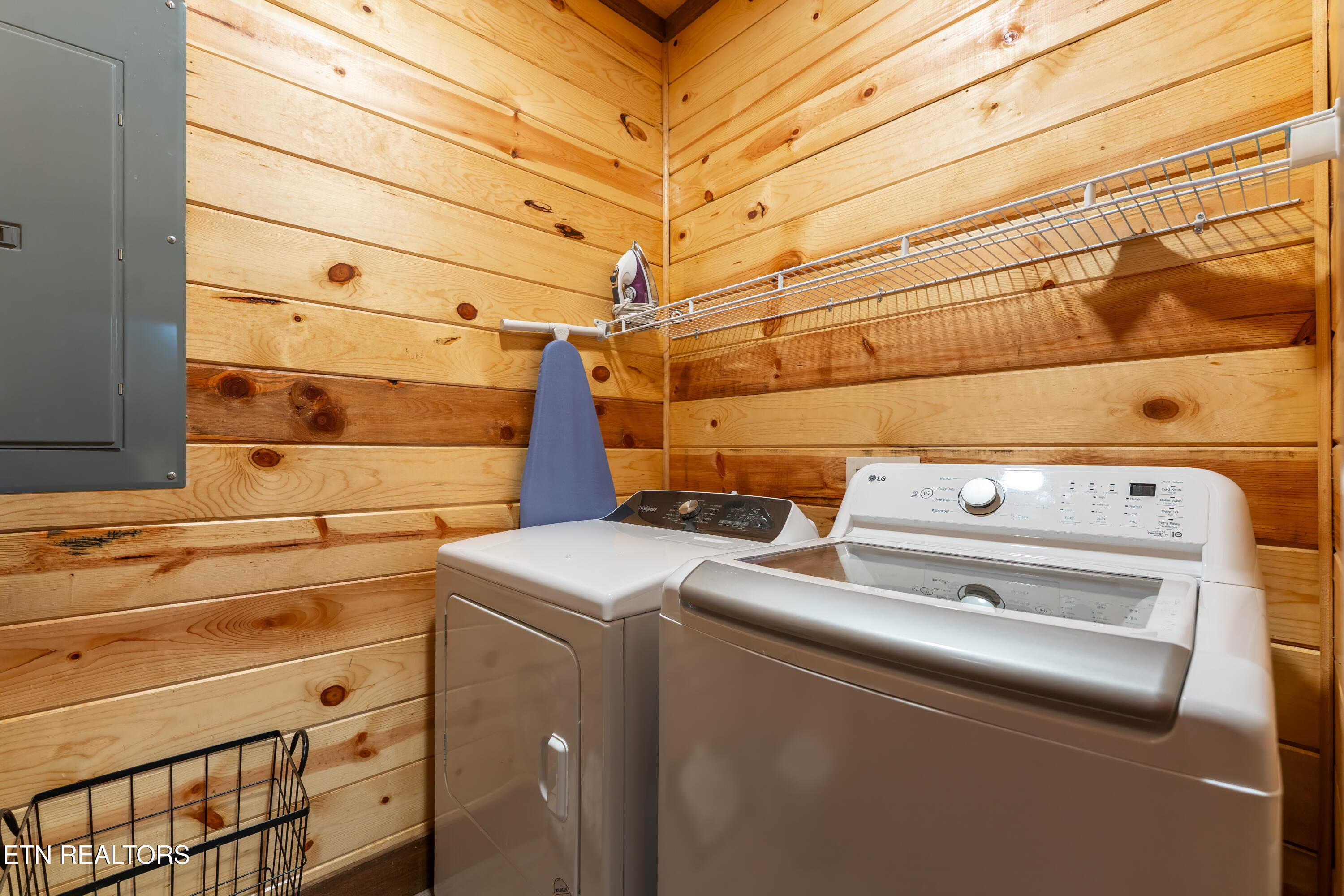 2028 Smoky Cove Road Sevierville, TN 37876 - Photo 9 of 40 _DSC7695-Edit