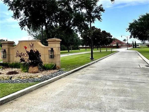 $90,000 | 3104 Rue Marcelle, Meraux, LA 70075