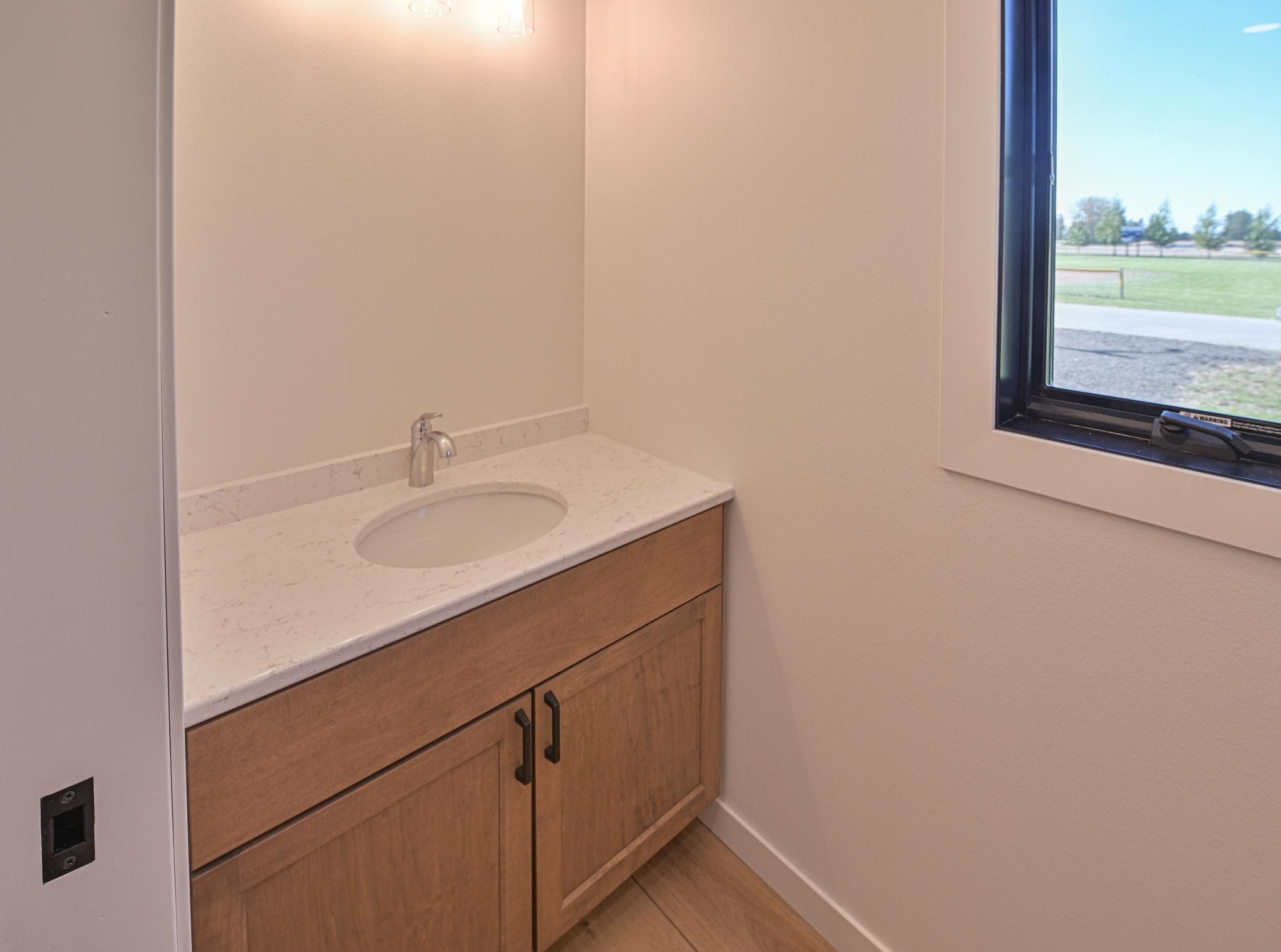 101 Bernie Avenue Hatton, ND 58240 - Photo 4 of 32