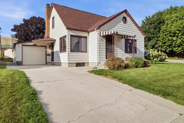 $329,900 | 300 St Rose Avenue, Fredonia, WI 53021