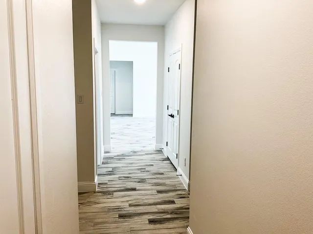 $370,000 | 201 Bluff Court, Godley, TX 76044