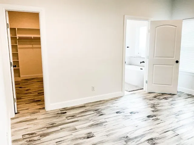 $370,000 | 201 Bluff Court, Godley, TX 76044