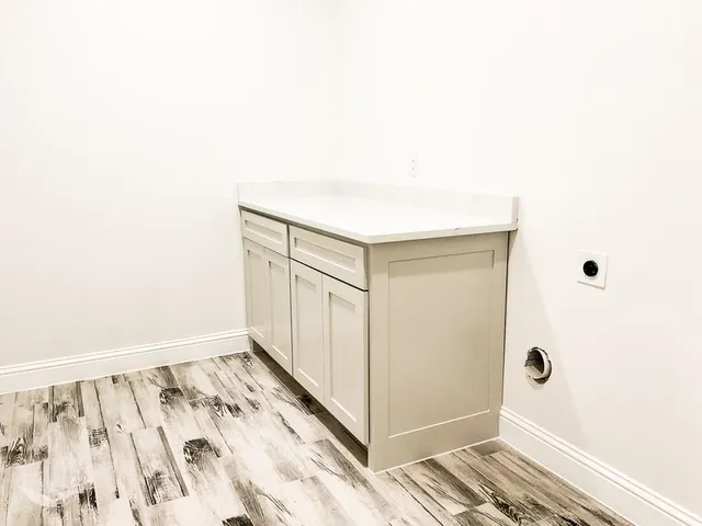 $370,000 | 201 Bluff Court, Godley, TX 76044