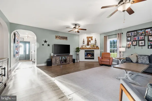 $579,900 | 16110 Trigger, King George, VA 22485