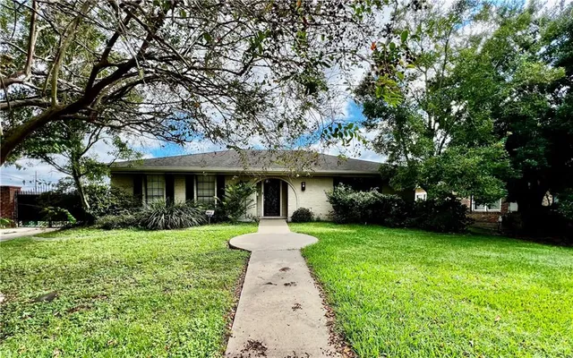 $2,600 | 713 Marlene Drive, Gretna, LA 70056