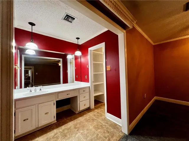 $2,600 | 713 Marlene Drive, Gretna, LA 70056