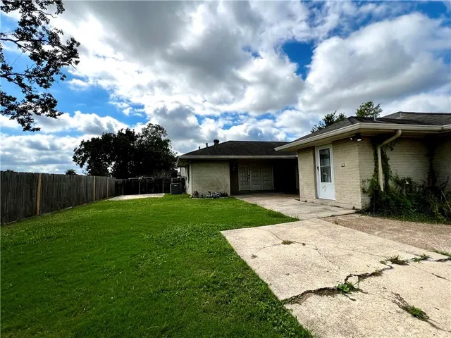 $2,600 | 713 Marlene Drive, Gretna, LA 70056