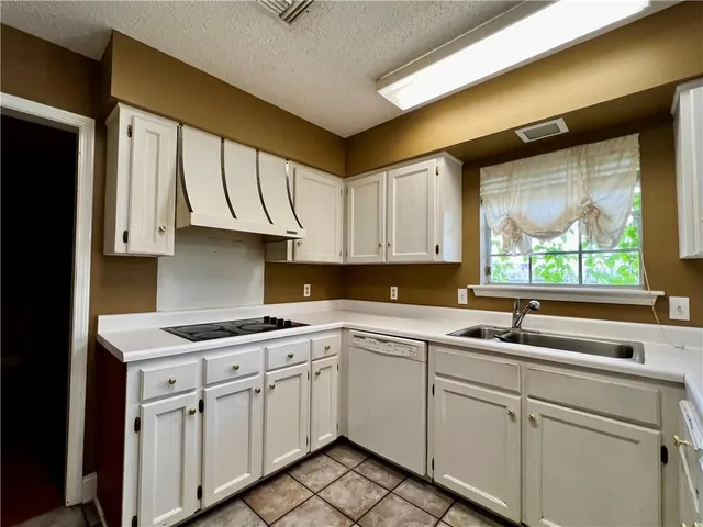 $2,600 | 713 Marlene Drive, Gretna, LA 70056