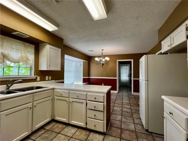 $2,600 | 713 Marlene Drive, Gretna, LA 70056