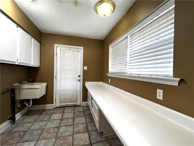 $2,600 | 713 Marlene Drive, Gretna, LA 70056