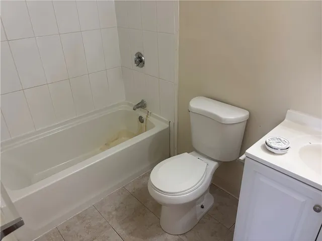 $1,600 | 444 Woodward Road, Unit 45, North Providence, RI 02904