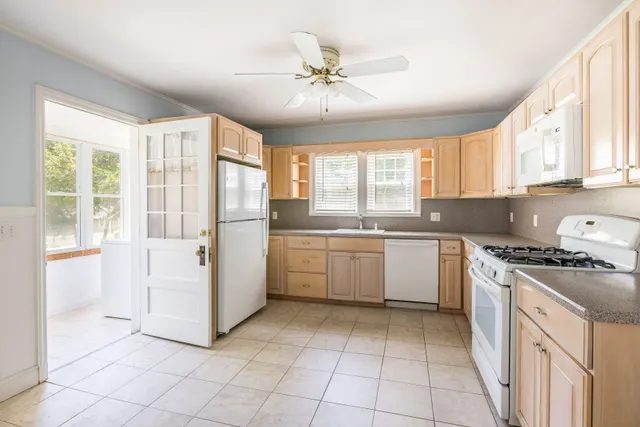 $2,750,000 | 14 Miller Lane, East Hampton, NY 11937