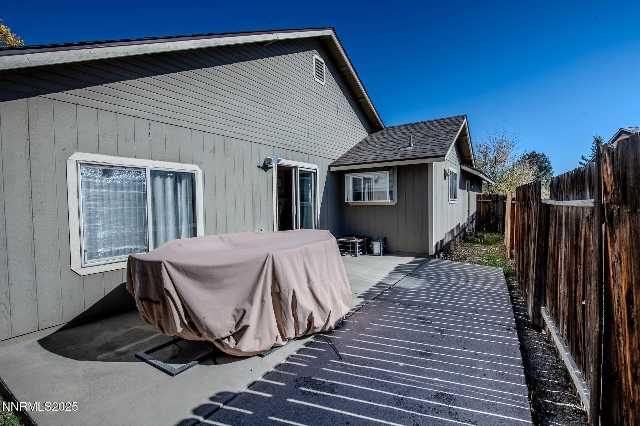 3574 Haystack Drive Carson City, NV 89705 - Photo 33 of 39 a spacious bathroom with a sink and a mirror