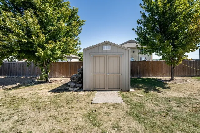 $215,000 | 714 South Gatewood Street, Valley Center, KS 67147