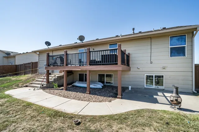 $215,000 | 714 South Gatewood Street, Valley Center, KS 67147