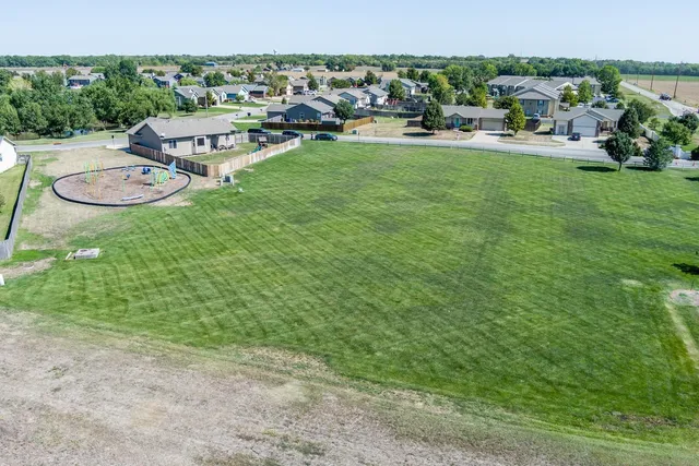 $215,000 | 714 South Gatewood Street, Valley Center, KS 67147