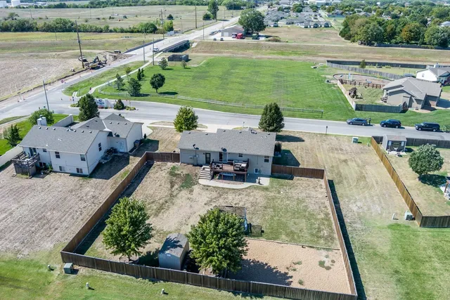 $215,000 | 714 South Gatewood Street, Valley Center, KS 67147