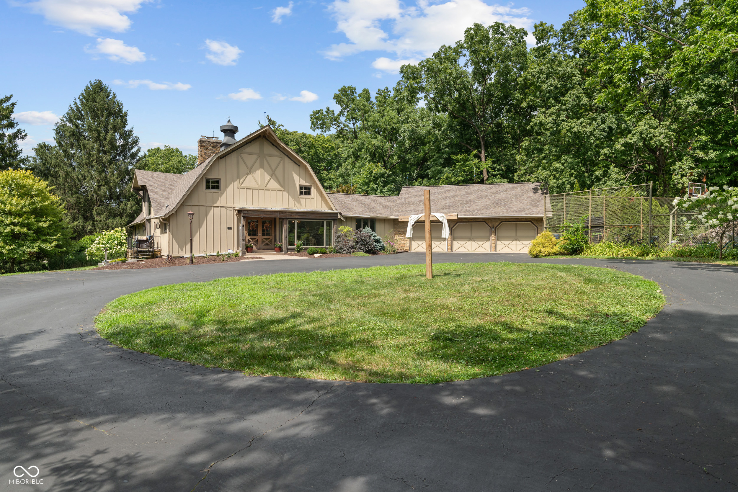 35 Spring Drive Zionsville, IN 46077 - Photo 2 of 103
