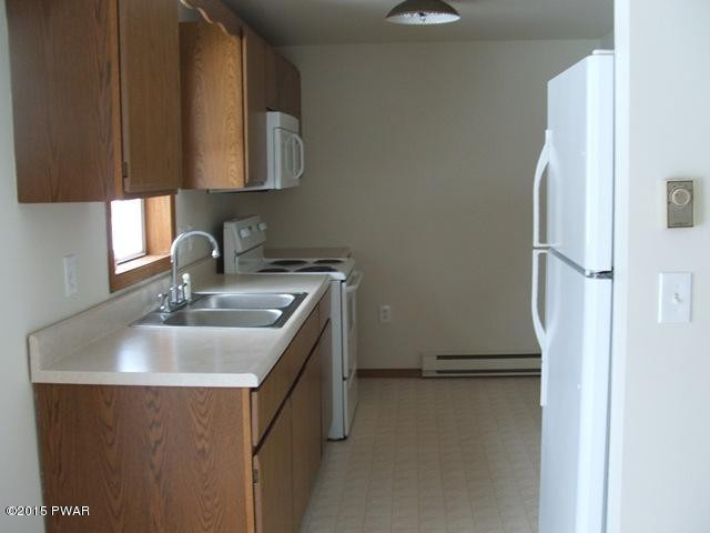 200 Deer Run Bushkill, PA 18324 - Photo 2 of 6 Gallery Image 2