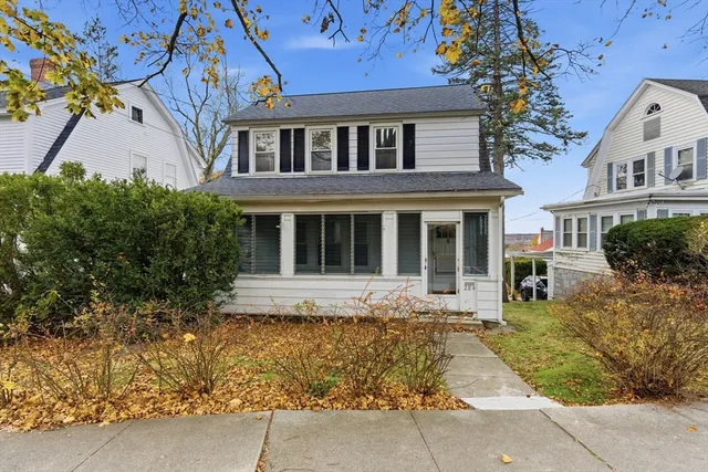 $399,900 | 284 Beacon Street, Lowell, MA 01850