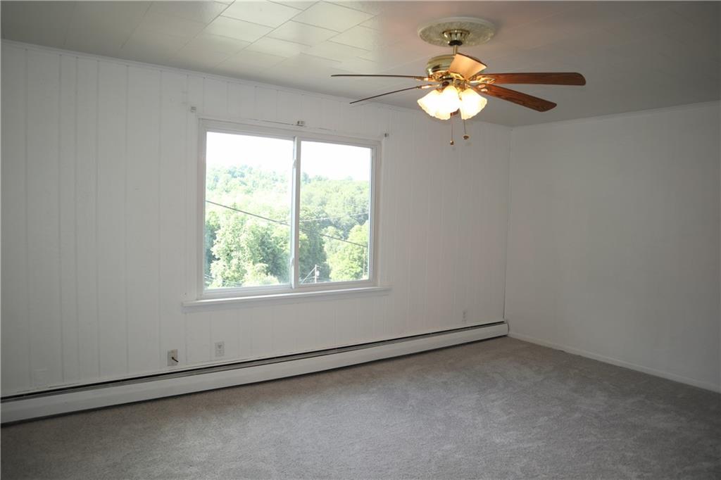 49 Walkertown Hill Road Daisytown, PA 15427 - Photo 10 of 25