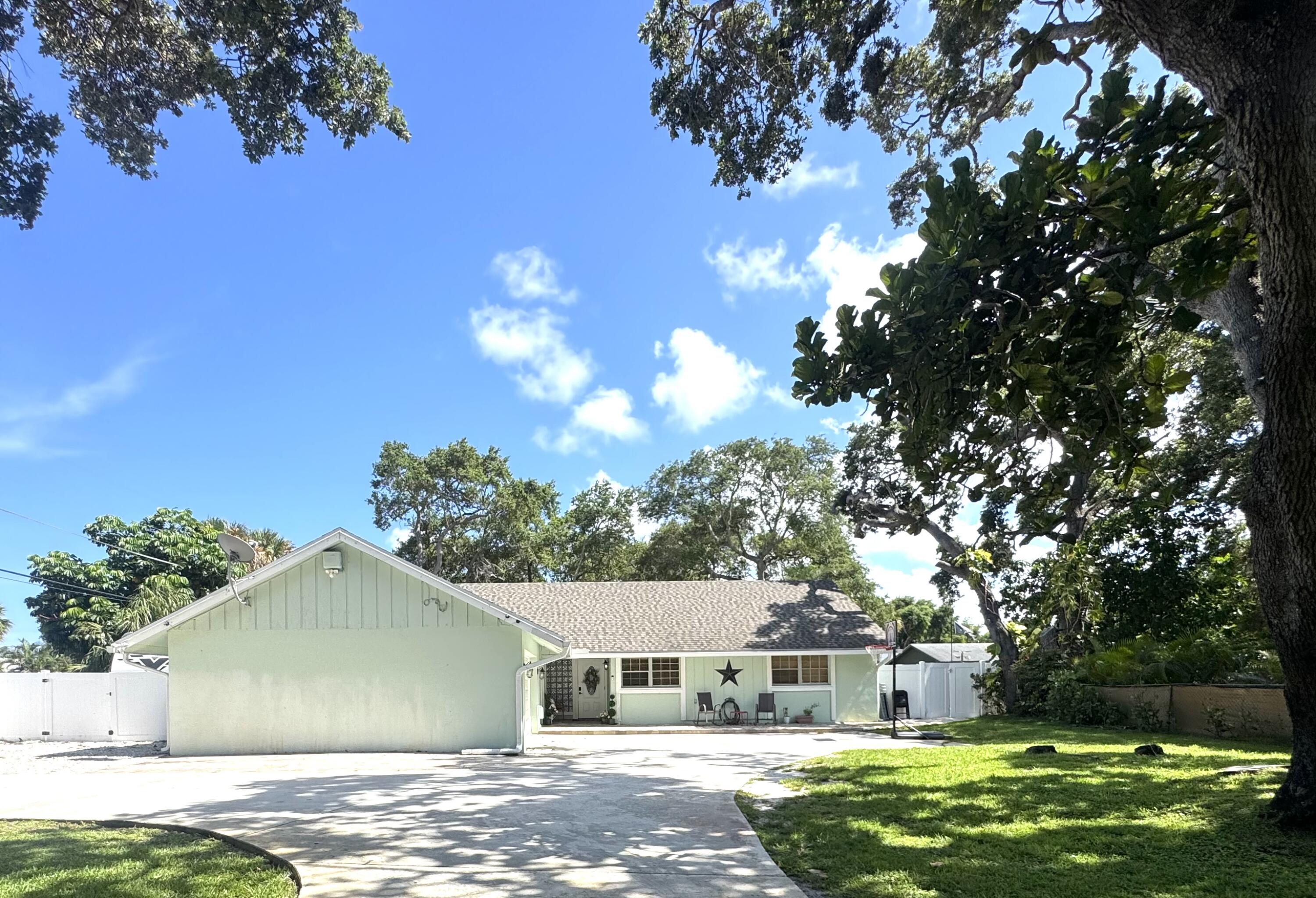 2518 Ranch House Road West Palm Beach, FL 33406 - Photo 4 of 26 IMG_2967