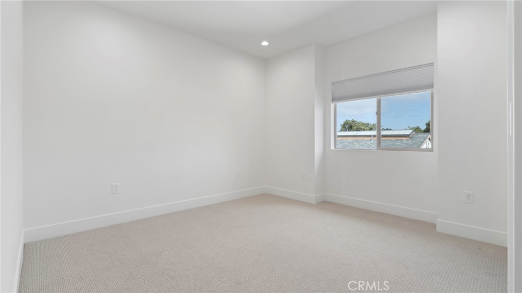 362 South Halcyon Road Arroyo Grande, CA 93420 - Photo 21 of 37 an empty room with a window