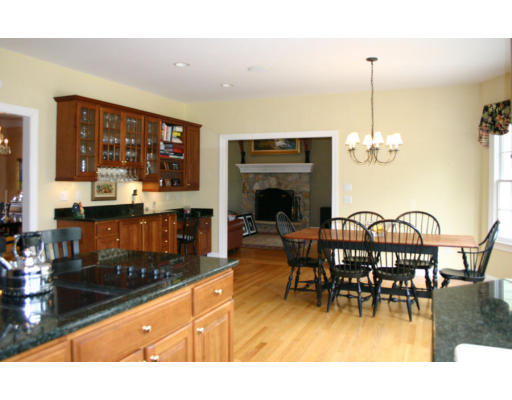 179 Concord Road Wayland, MA 01778 - Photo 11 of 27