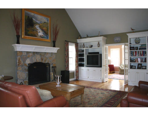 179 Concord Road Wayland, MA 01778 - Photo 12 of 27