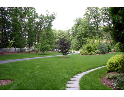 179 Concord Road Wayland, MA 01778 - Photo 3 of 27