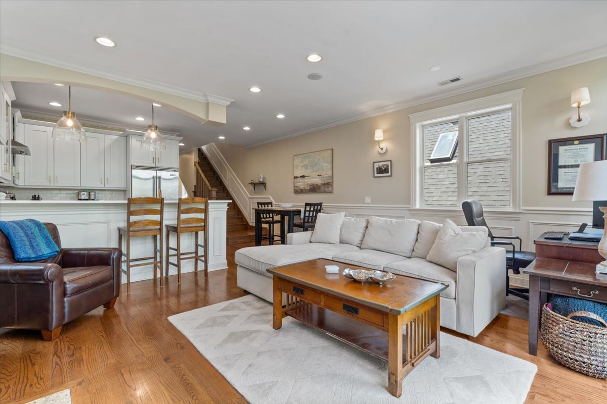 3302 North Racine Avenue, Unit 3 Chicago, IL 60657 - Photo 7 of 24