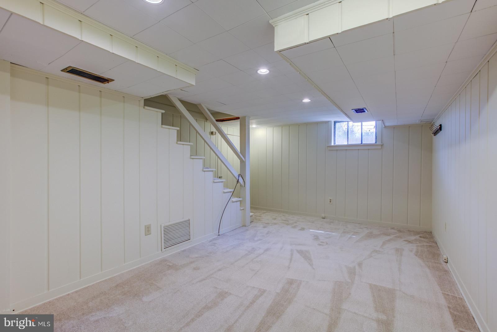 303 Whitestone Road Silver Spring, MD 20901 - Photo 29 of 39