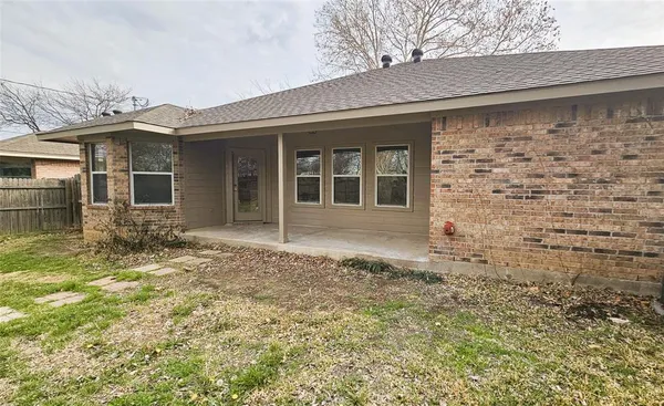 $2,150 | 715 Hallvale Drive, White Settlement, TX 76108