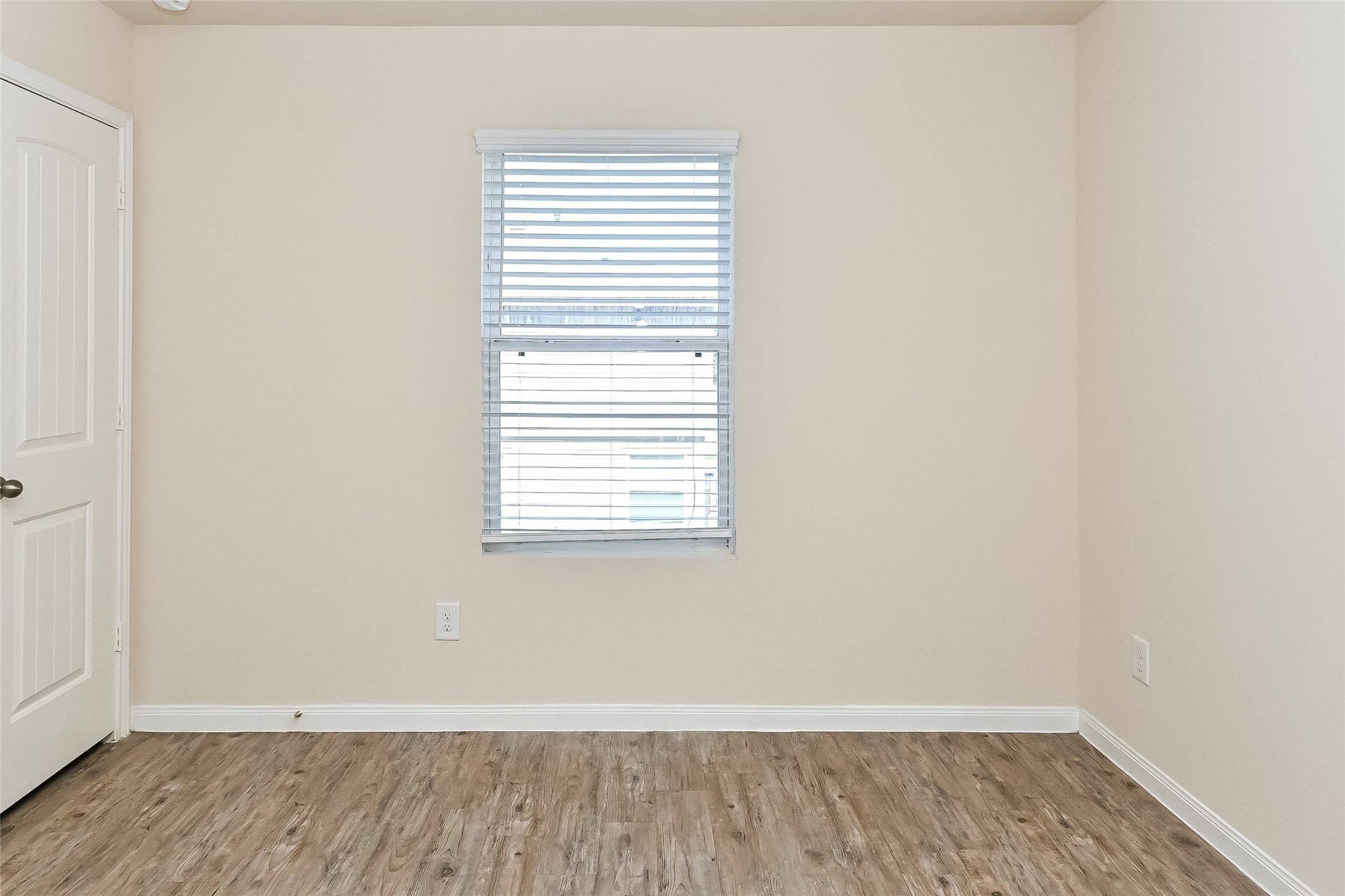 12707 Veterans Ranch Road Houston, TX 77014 - Photo 15 of 17 Photos may be representative of the floor plan and not the exact home. Finishes, layout, and features of the actual property for lease may vary.