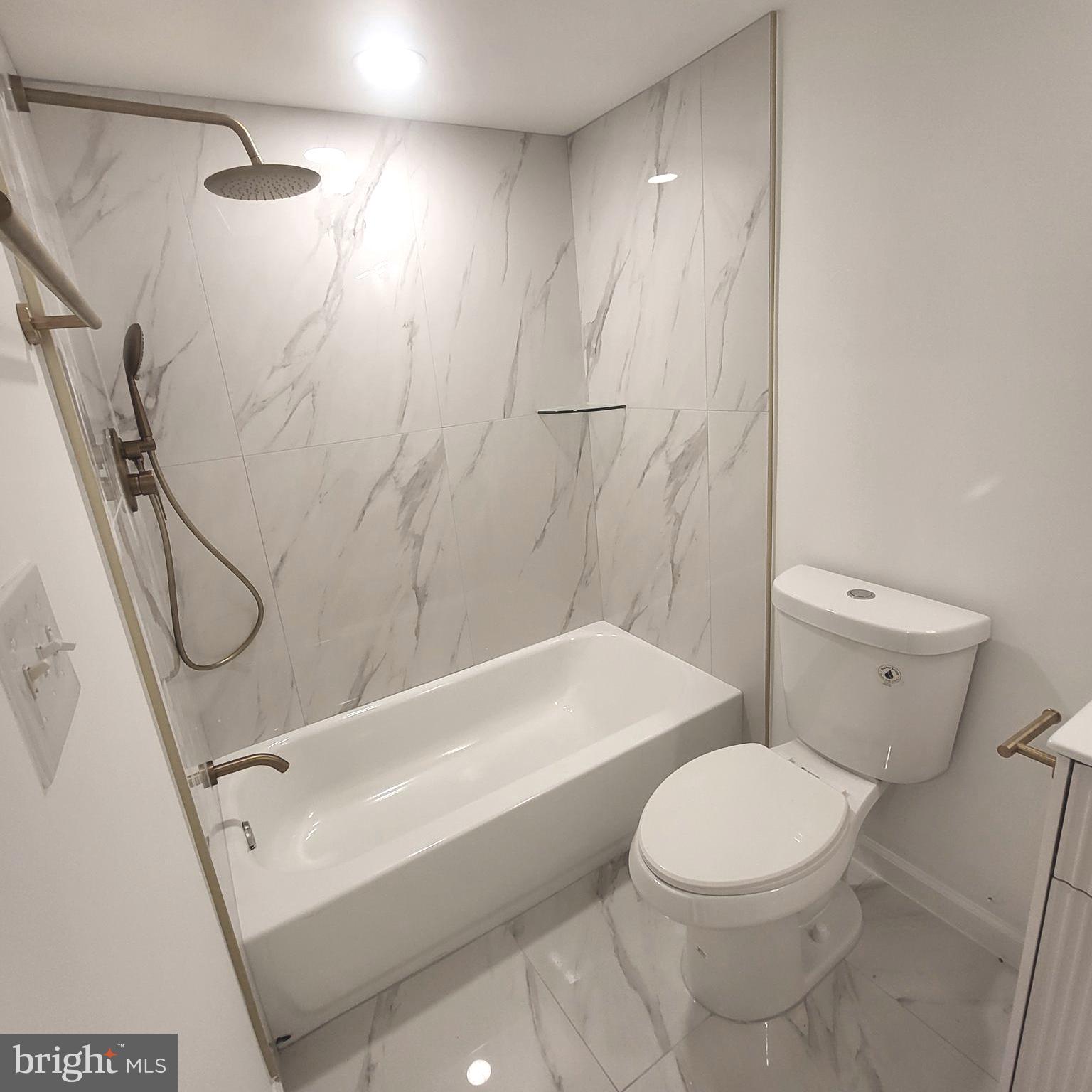 562 24th Street Northeast Washington, DC 20002 - Photo 32 of 41 Lowest Level: Full Bathroom