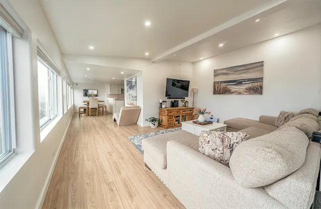 $1,365,000 | 37-39 East Main Street, Searsport, ME 04974